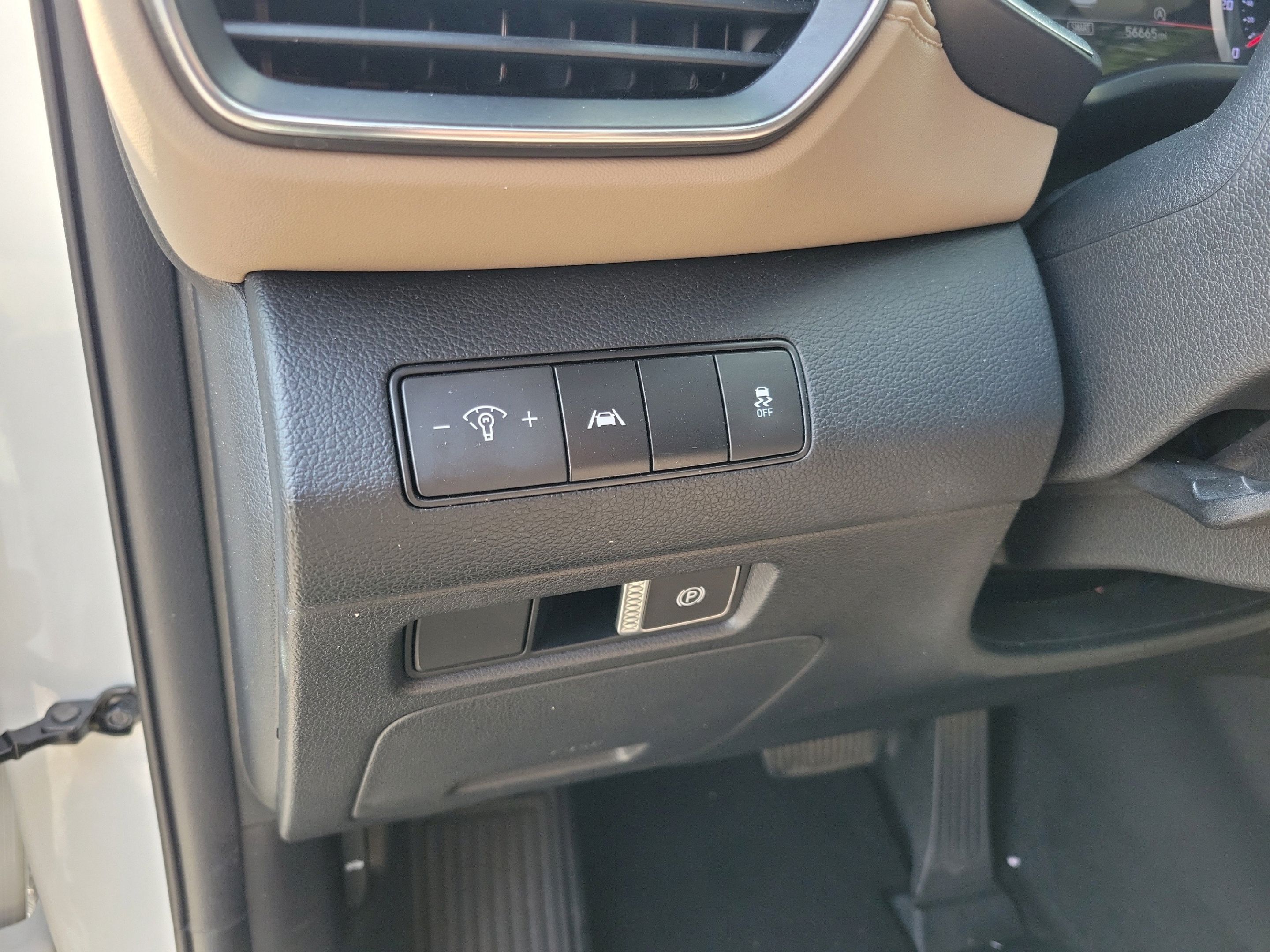 Used 2022 Hyundai Santa Fe SE w/ Cargo Package AWD/4WD image 16