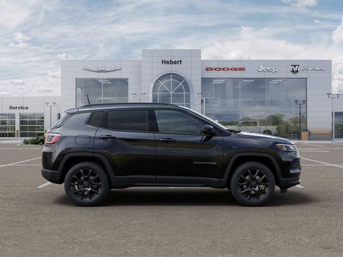 New 2026 Jeep Compass Latitude image 21