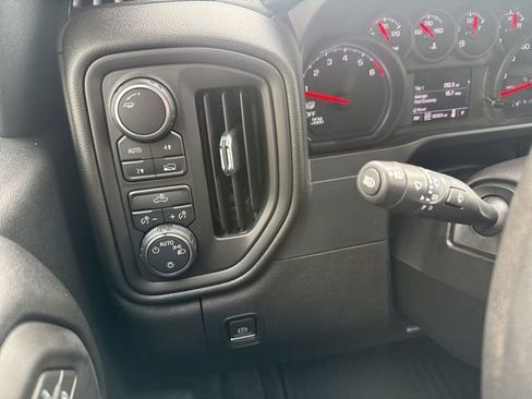 Used 2022 Chevrolet Silverado 1500 Custom image 23