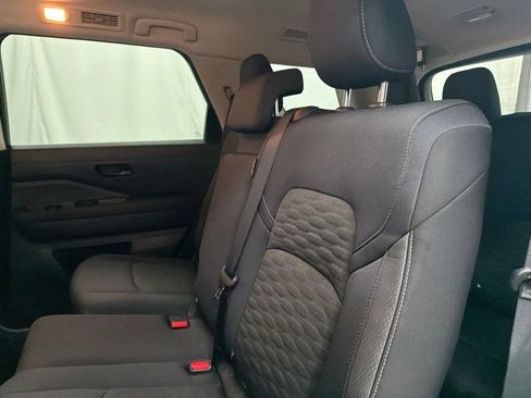 Used 2024 Nissan Pathfinder S FWD image 20