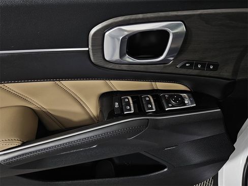 Used 2024 Kia Sorento SX Prestige w/ Olive Brown Leather Package image 26