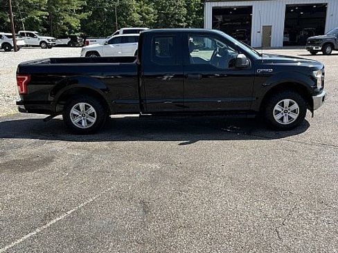 Used 2017 Ford F150 XLT w/ Trailer Tow Package RWD image 8