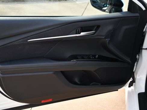 Used 2025 Toyota Camry LE image 7