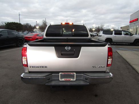 Used 2018 Nissan Frontier SV image 8