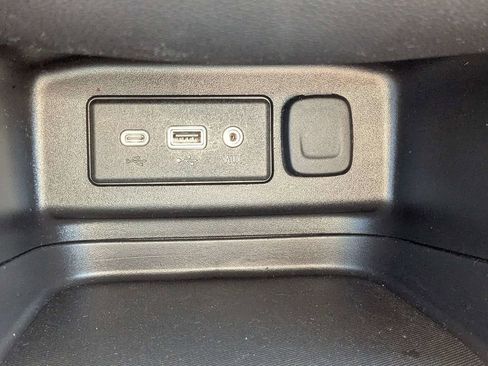 Used 2023 Chevrolet Equinox LT image 23