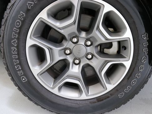 Used 2022 Jeep Cherokee Trailhawk image 30