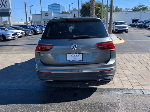 Certified 2020 Volkswagen Tiguan SE image 5