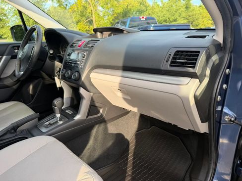 Used 2014 Subaru Forester 2.5i Limited AWD/4WD image 12
