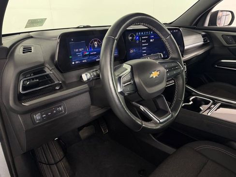 Used 2024 Chevrolet Traverse LT AWD/4WD image 21