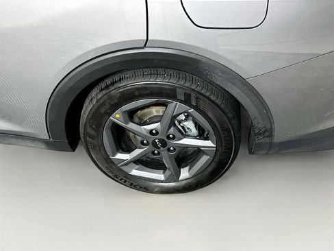 Used 2025 Kia K4 LXS image 11