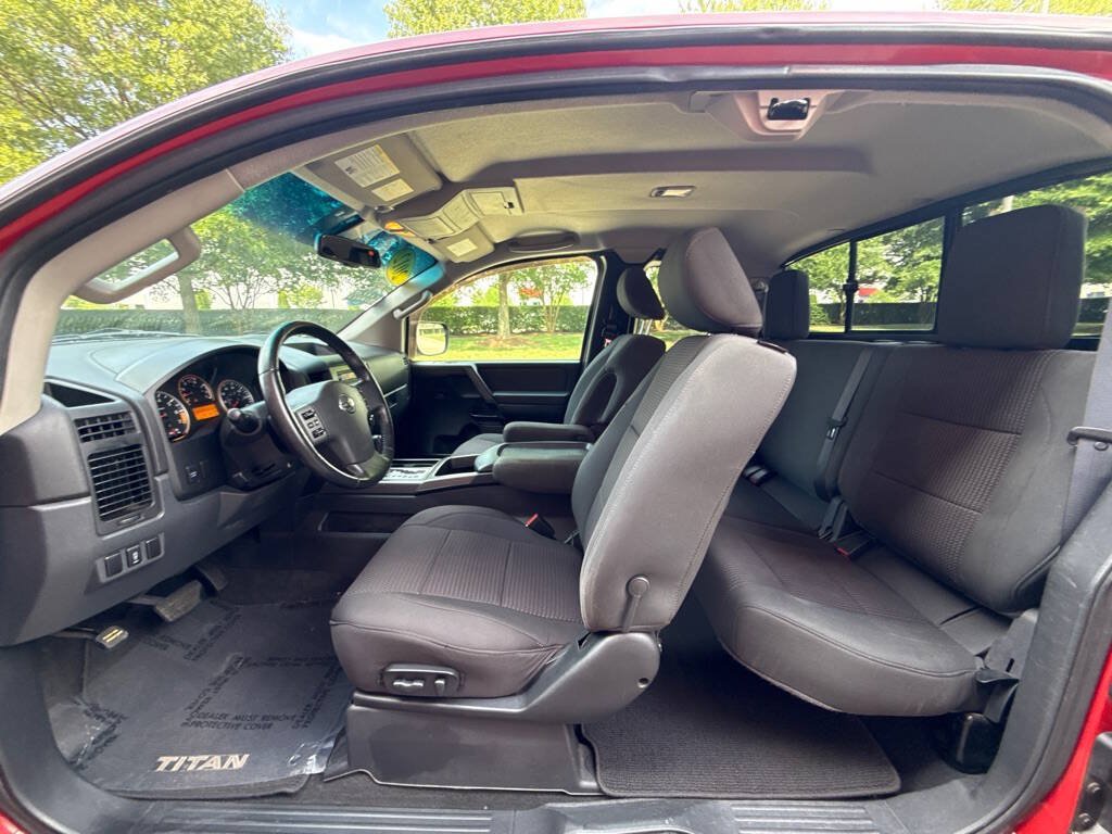 Used 2012 Nissan Titan SV w/ SV Value Truck Pkg AWD/4WD image 16