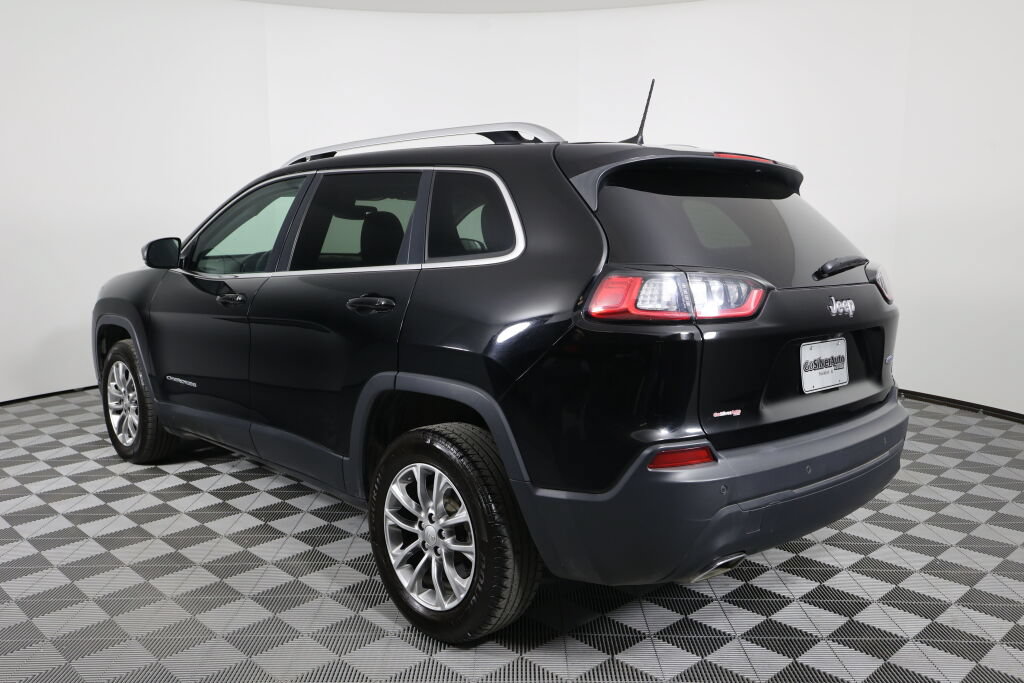 Used 2019 Jeep Cherokee Latitude Plus w/ Comfort/Convenience Group FWD image 4