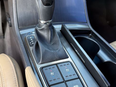 Used 2013 Hyundai Azera w/ Technology Pkg FWD image 22