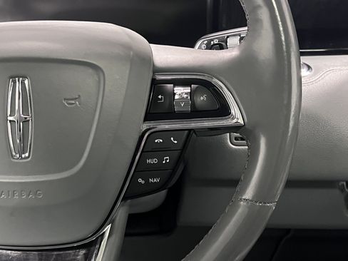 Used 2019 Lincoln Navigator Reserve image 22