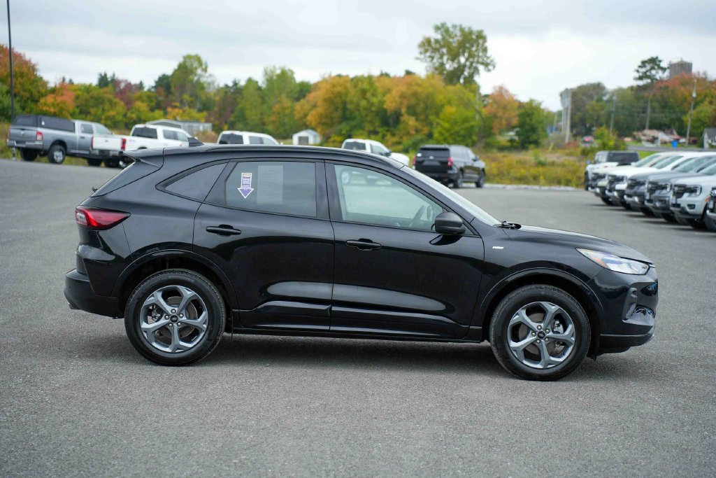 Used 2024 Ford Escape ST-Line w/ Tech Pack #1 AWD/4WD image 4