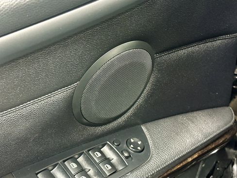 Used 2013 BMW 335i Convertible image 18