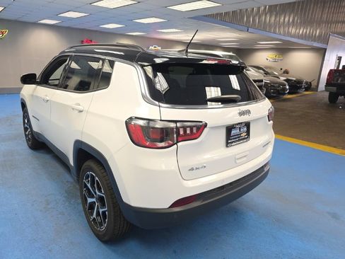 Used 2025 Jeep Compass Limited AWD/4WD image 9
