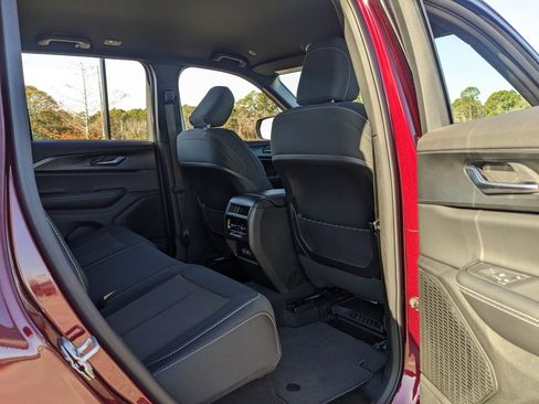 New 2025 Jeep Grand Cherokee Laredo image 41