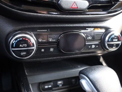 Used 2023 Kia Soul S FWD image 29