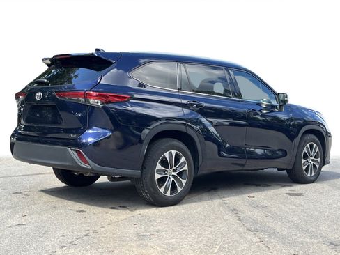 Used 2022 Toyota Highlander XLE image 30