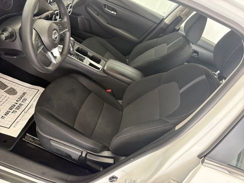 Used 2024 Nissan Sentra SV FWD image 13