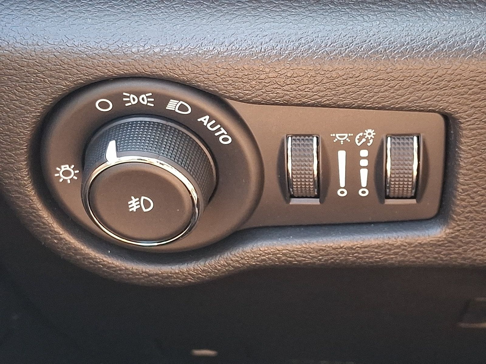 Used 2018 Chrysler Pacifica Limited FWD image 27