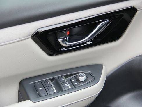 Certified 2025 Subaru Forester Limited AWD/4WD image 17