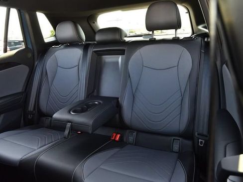 New 2026 Volkswagen Tiguan SE R-Line AWD/4WD image 21