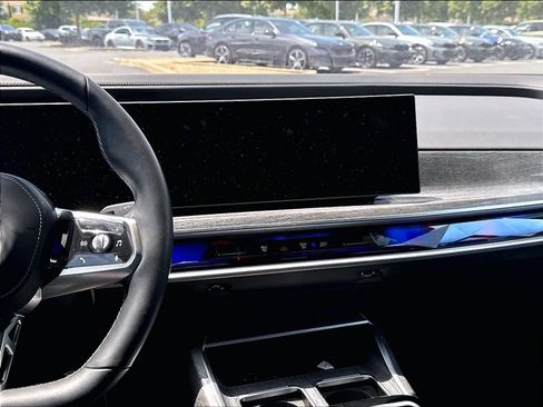 Used 2024 BMW i7 M70 AWD/4WD image 12