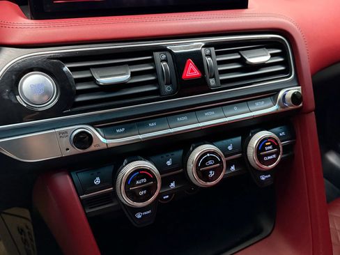 Used 2022 Genesis G70 3.3T Launch Edition image 25