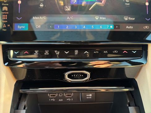 New 2026 Jeep Grand Cherokee Limited w/ Limited Altitude Package RWD image 38