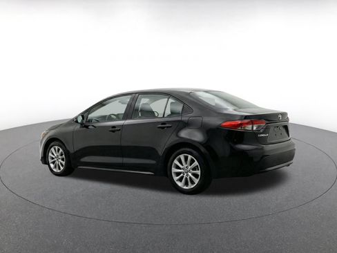 Used 2025 Toyota Corolla LE FWD image 7