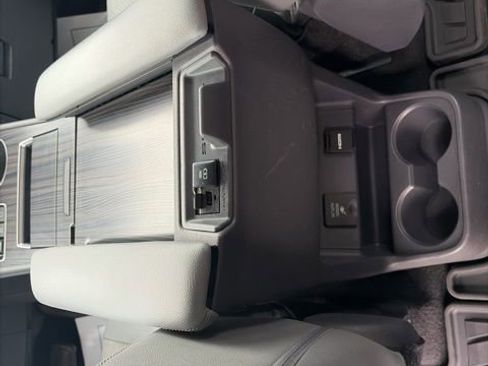 Used 2021 Toyota Sienna Limited w/ Outdoor Package (TMS) image 12