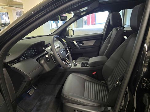New 2025 Land Rover Discovery Sport Dynamic SE image 22