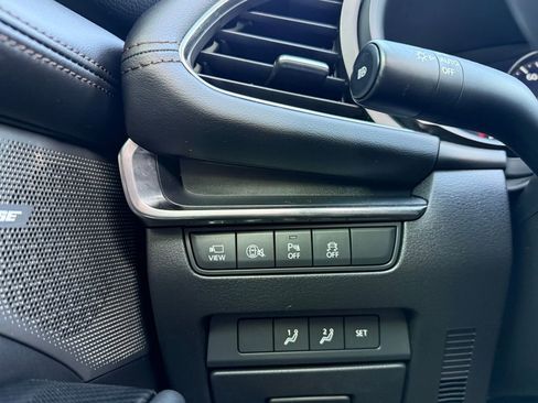 Used 2024 MAZDA MAZDA3 Hatchback w/Premium Plus Pkg image 13