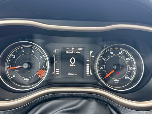 Used 2015 Jeep Cherokee Latitude FWD image 17