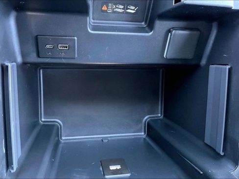 Used 2024 GMC Sierra 3500 Denali w/ Denali Reserve Package image 26