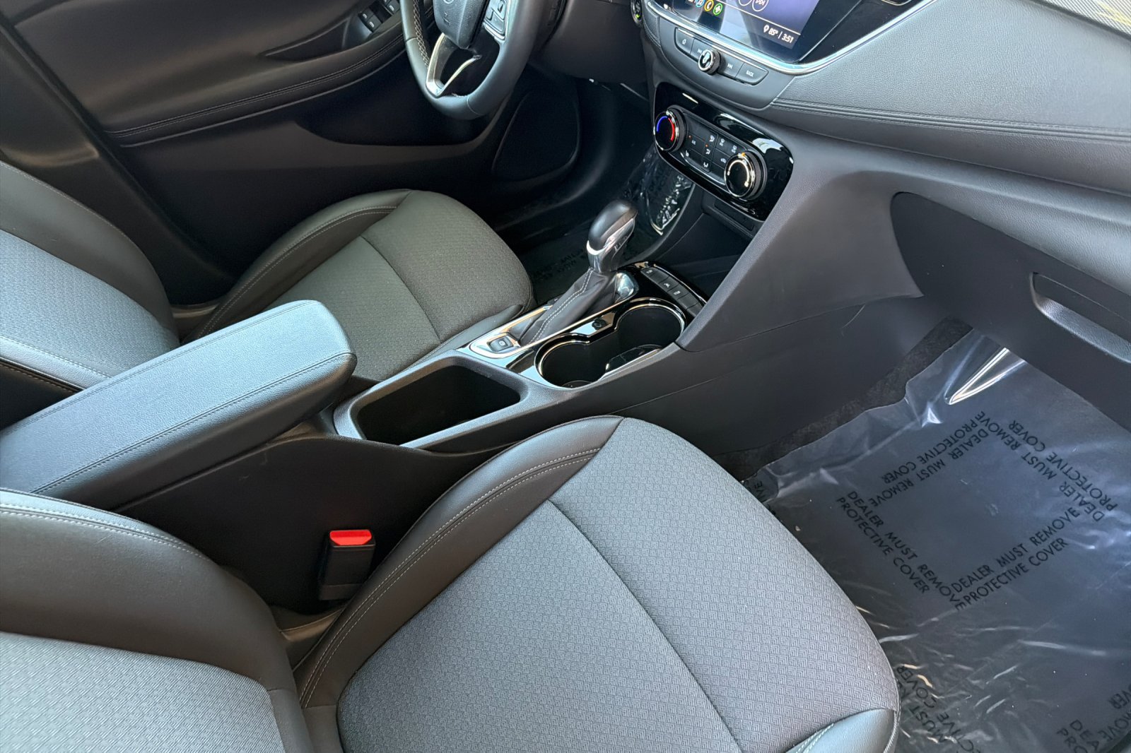 Used 2023 Buick Encore GX Preferred w/ Cold Weather Comfort Package FWD image 19