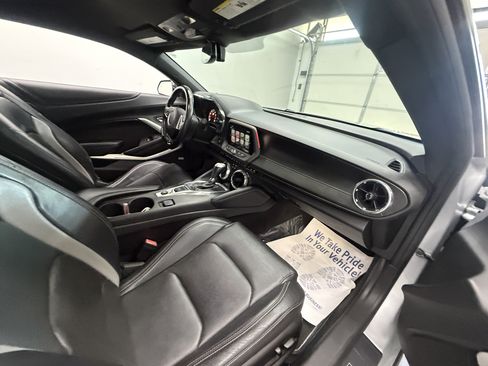 Used 2017 Chevrolet Camaro LT RWD image 19