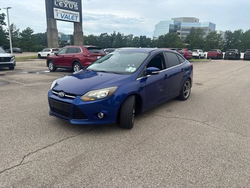 Used 2012 Ford Focus Titanium FWD image 9