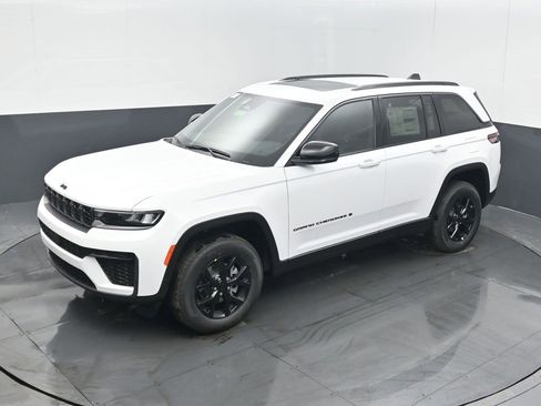 New 2026 Jeep Grand Cherokee Laredo image 37