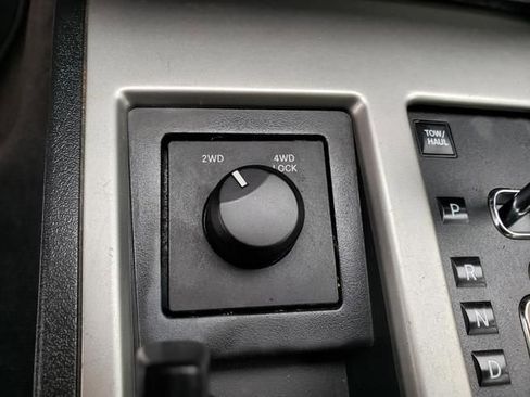Used 2011 Dodge Nitro Heat AWD/4WD image 24