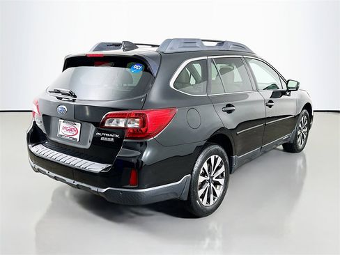 Used 2017 Subaru Outback 2.5i Limited image 18