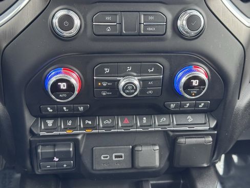 Used 2021 GMC Sierra 2500 AT4 w/ AT4 Premium Plus Package image 13