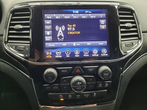 Used 2021 Jeep Grand Cherokee Limited w/ Luxury Group II image 25