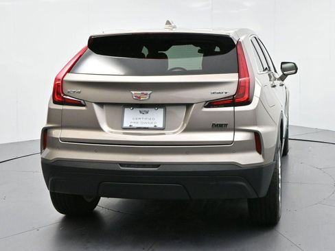 Certified 2024 Cadillac XT4 Luxury w/ Cold Weather Package FWD image 6