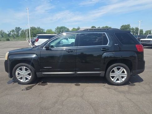 Used 2011 GMC Terrain SLT FWD image 16