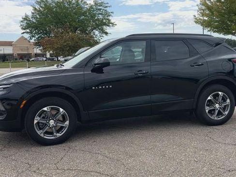 Used 2024 Chevrolet Blazer LT w/ Convenience Package AWD/4WD image 5