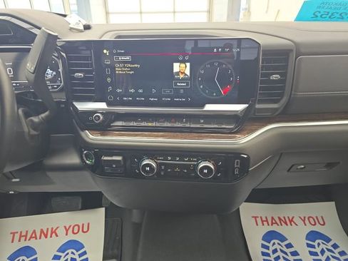 Used 2024 GMC Sierra 1500 SLE w/ Preferred Package image 17