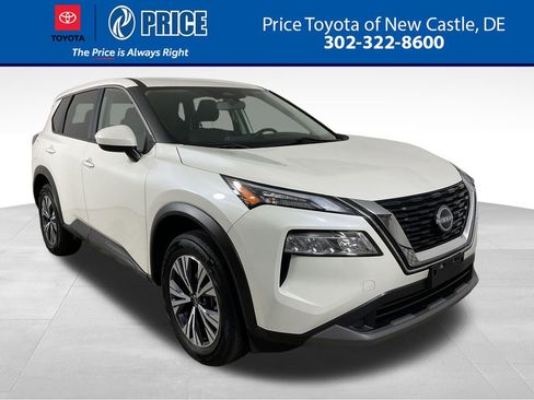 Used 2023 Nissan Rogue SV image 1